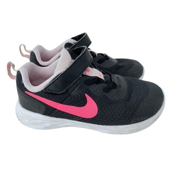 Nike Revolution 6 Running Shoes Unisex Kids Sz‎ 10 Black Mesh Low Top DD1094-007 - Picture 1 of 9